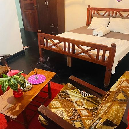 Thaaaru Villa Mirissa Bagian luar foto