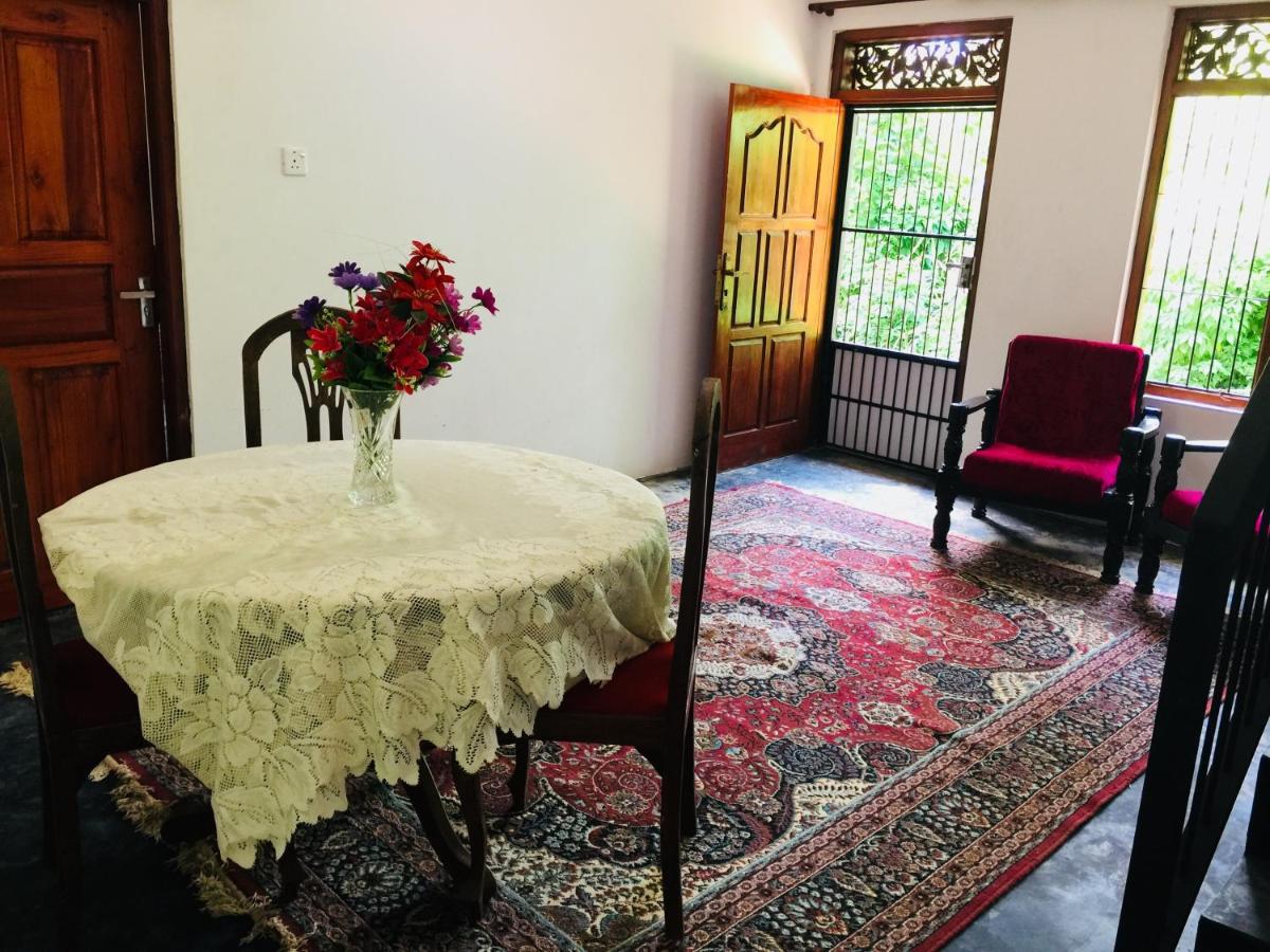 Thaaaru Villa Mirissa Bagian luar foto